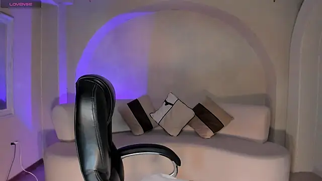 MayaMoretti  online show from February 2026 04:00:01 AM