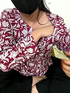 Snapshot of Sex_Queen_aaraya chatting on April 2026 03:56:01 PM Sex Queen aaraya online show from April 2026 03:56:01 PM