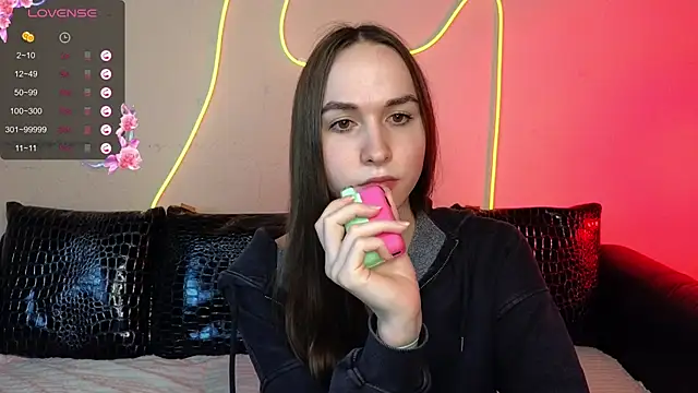 Angeel Kate online show from September 2025 04:18:02 PM