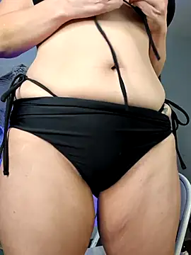 Snapshot of CassandraChaos chatting on October 2025 03:18:01 AM CassandraChaos online show from October 2025 03:18:01 AM