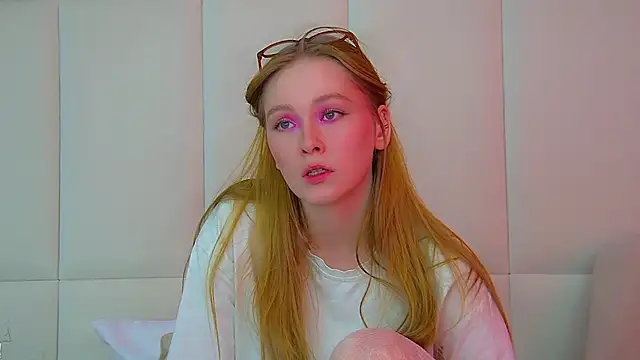 AgataFoxley online show from November 2025 06:28:01 AM