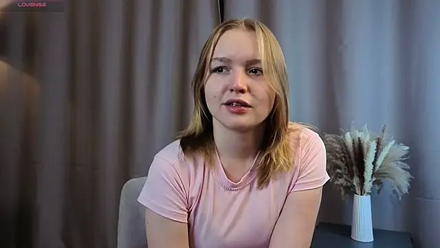 VinnieSerrano online show from October 2025 01:09:01 PM