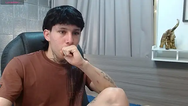 Iantwink18 online show from October 2025 08:52:02 PM