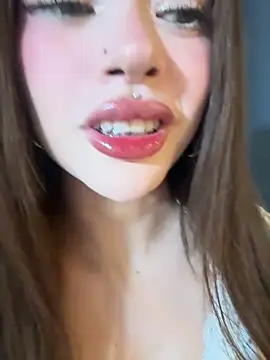 Bunnyylovee online show from April 2026 12:22:02 AM