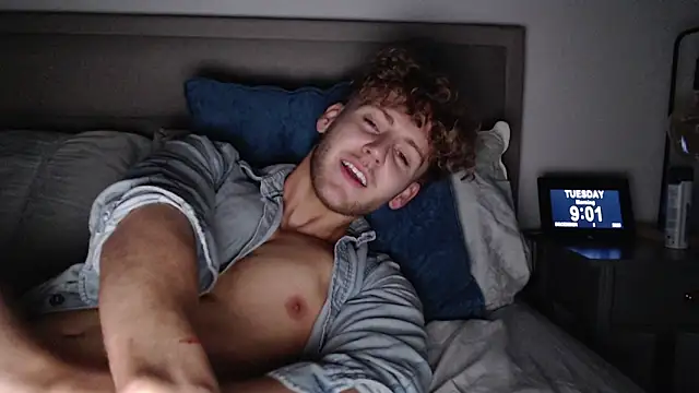 DominantAlex18 online show from December 2025 09:03:02 AM