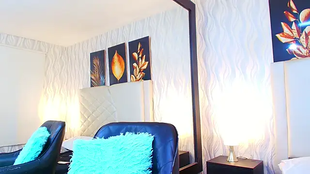 Lean Portman online show from November 2025 10:20:02 PM