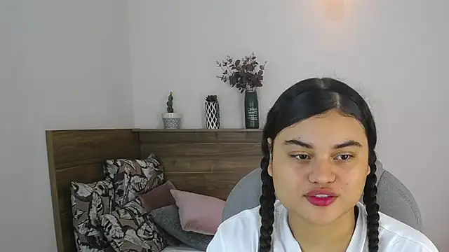 Miabloomm  online show from October 2025 02:54:01 AM
