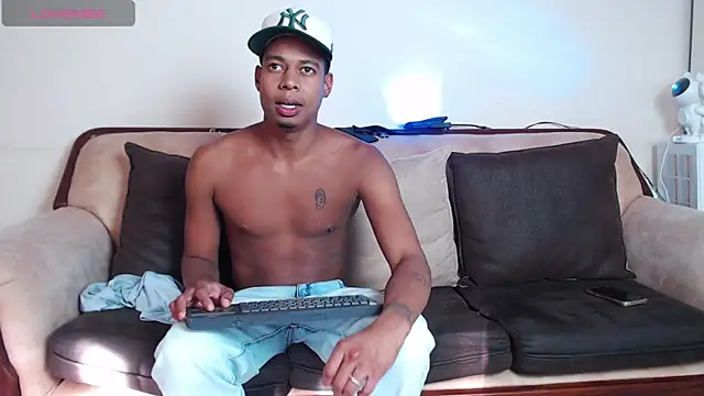 Snapshot of SpicyBoys_X chatting on April 2026 10:15:02 PM SpicyBoys X online show from April 2026 10:15:02 PM