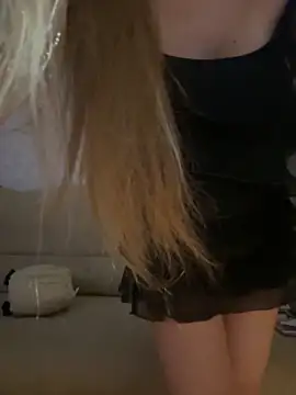 Nikihot   online show from December 2025 10:41:02 PM