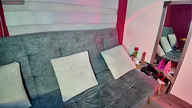 Roshhell1 online show from April 2026 08:09:02 AM