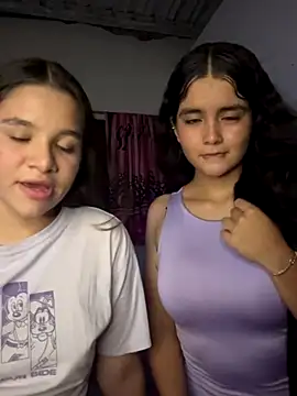 Snapshot of Ashley_and_Zoe chatting on September 2025 11:41:01 PM Ashley and Zoe online show from September 2025 11:41:01 PM