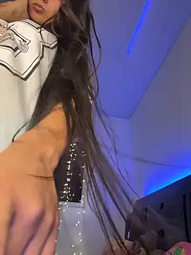 Snapshot of Ashley_and_Zoe chatting on March 2026 02:04:02 AM Ashley and Zoe online show from March 2026 02:04:02 AM