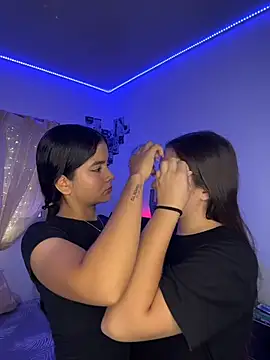 Snapshot of Ashley_and_Zoe chatting on March 2026 05:30:01 PM Ashley and Zoe online show from March 2026 05:30:01 PM