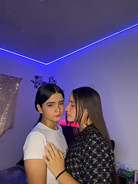 Snapshot of Ashley_and_Zoe chatting on March 2026 04:17:02 PM Ashley and Zoe online show from March 2026 04:17:02 PM