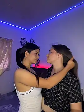 Snapshot of Ashley_and_Zoe chatting on April 2026 04:59:01 PM Ashley and Zoe online show from April 2026 04:59:01 PM