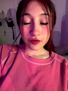 Snapshot of liin_rose chatting on October 2025 12:33:01 AM liin rose online show from October 2025 12:33:01 AM