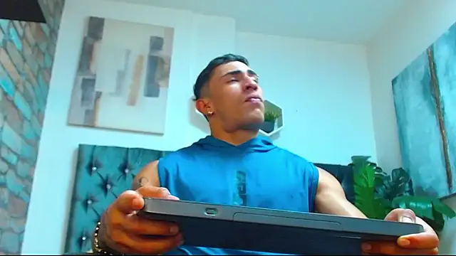 Snapshot of adrian_ray chatting on September 2025 06:02:01 PM adrian ray online show from September 2025 06:02:01 PM