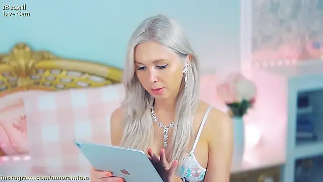 Snapshot of Amoramias chatting on April 2026 07:07:02 PM Amoramias online show from April 2026 07:07:02 PM