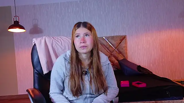 Olivia11  online show from November 2025 11:21:01 AM