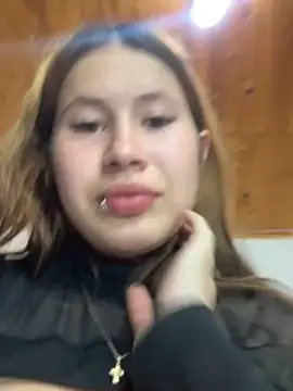 Olivia11  online show from November 2025 01:39:02 AM