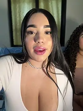 SofiaWildee online show from June 2026 04:33:02 AM
