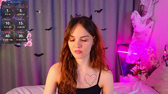 LisaDrake online show from October 2025 07:42:02 PM