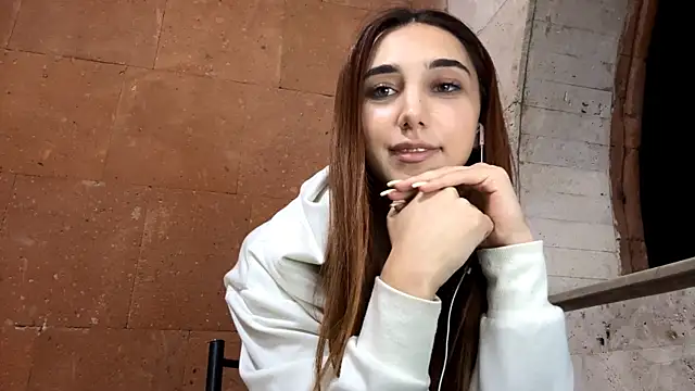 Snapshot of LinaMour chatting on September 2025 10:20:02 PM LinaMour online show from September 2025 10:20:02 PM