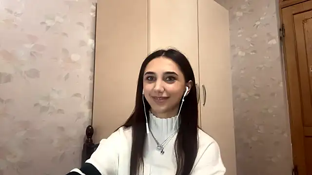 Snapshot of LinaMour chatting on October 2025 10:30:01 PM LinaMour online show from October 2025 10:30:01 PM