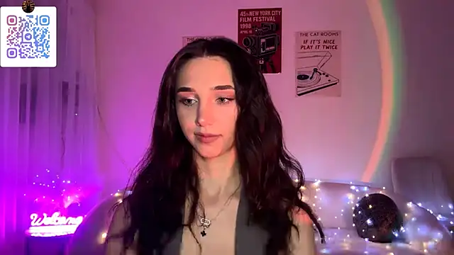 LinaMour online show from March 2026 10:43:02 PM