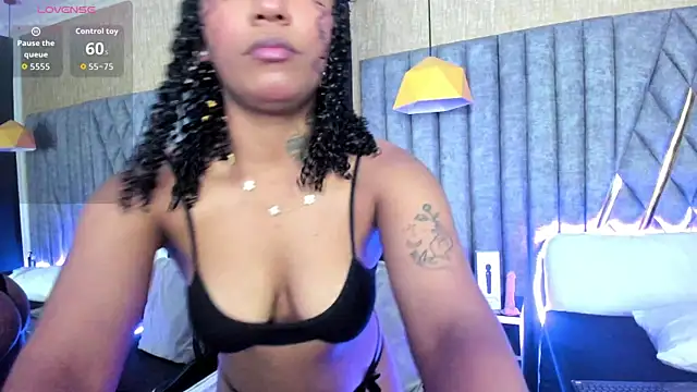 Snapshot of SkylerBloomm chatting on February 2026 03:55:02 AM SkylerBloomm online show from February 2026 03:55:02 AM