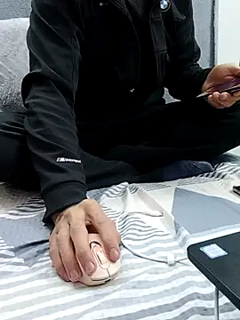 yazinyazin1 online show from December 2025 09:09:01 PM