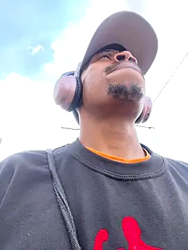 Snapshot of fitsexyman chatting on September 2025 10:53:02 AM fitsexyman online show from September 2025 10:53:02 AM