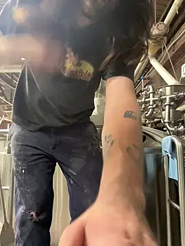 Snapshot of crashnasty chatting on April 2026 05:14:01 PM crashnasty online show from April 2026 05:14:01 PM