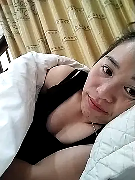 Snapshot of tuyetnhi-00 chatting on November 2025 04:15:02 AM tuyetnhi-00 online show from November 2025 04:15:02 AM