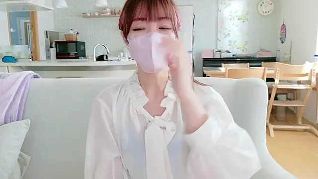 Snapshot of SUZU_1201 chatting on March 2026 02:04:01 AM SUZU 1201 online show from March 2026 02:04:01 AM