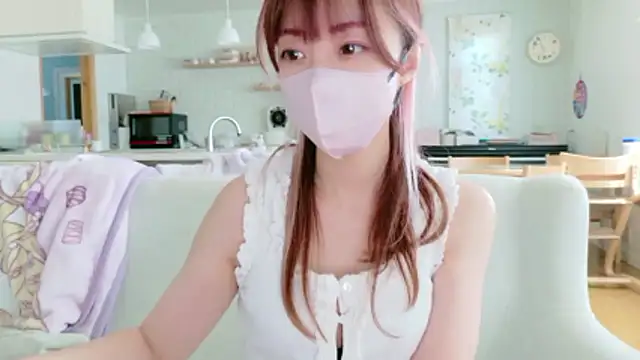 Snapshot of SUZU_1201 chatting on March 2026 01:34:01 AM SUZU 1201 online show from March 2026 01:34:01 AM