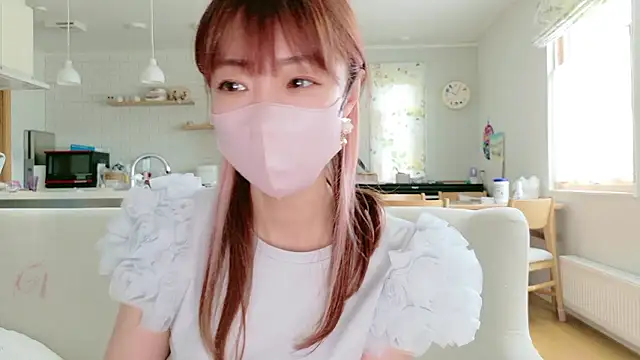 Snapshot of SUZU_1201 chatting on May 2026 01:03:01 AM SUZU 1201 online show from May 2026 01:03:01 AM