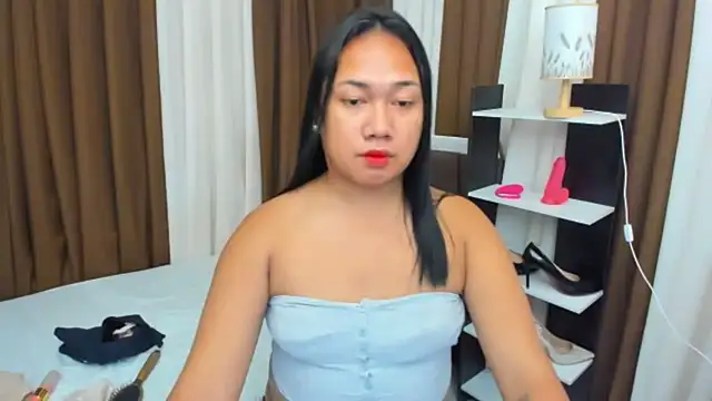 Snapshot of TsUncutKaren chatting on September 2025 06:02:02 AM TsUncutKaren online show from September 2025 06:02:02 AM