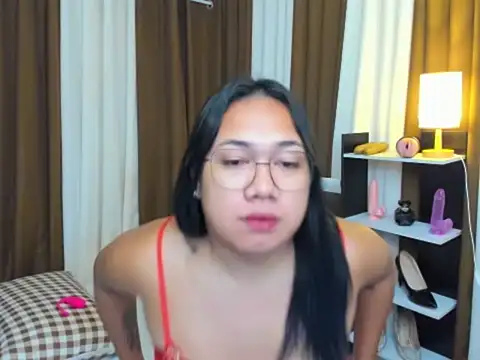 Snapshot of TsUncutKaren chatting on September 2025 05:07:02 PM TsUncutKaren online show from September 2025 05:07:02 PM