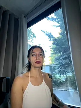 Snapshot of Ella_Vee chatting on September 2025 04:46:02 AM Ella Vee online show from September 2025 04:46:02 AM