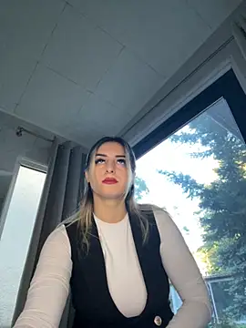 Snapshot of Ella_Vee chatting on September 2025 04:47:01 AM Ella Vee online show from September 2025 04:47:01 AM