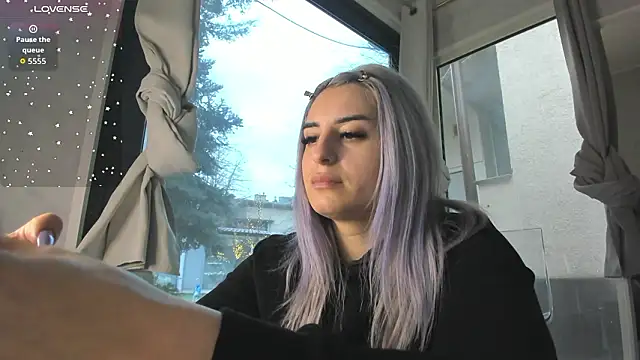 Ella Vee online show from February 2026 06:32:02 AM