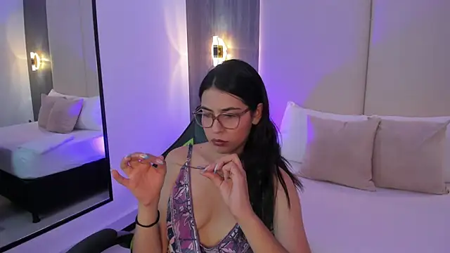 Snapshot of desireee_ chatting on February 2026 12:23:01 PM desireee online show from February 2026 12:23:01 PM