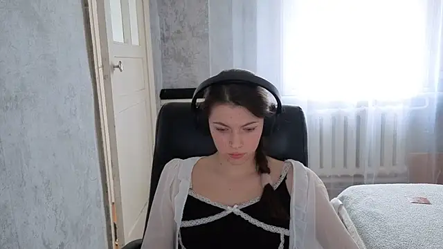 CutieAnny online show from October 2025 04:24:02 AM