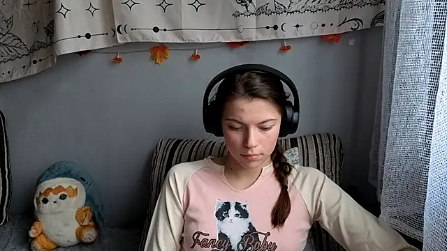 CutieAnny online show from November 2025 04:23:02 AM