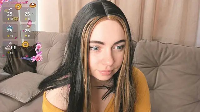 Snapshot of EvaBlimey chatting on November 2025 05:57:01 AM EvaBlimey online show from November 2025 05:57:01 AM