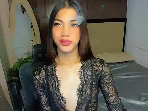 Snapshot of CassieSommereux chatting on December 2025 01:56:02 AM CassieSommereux online show from December 2025 01:56:02 AM