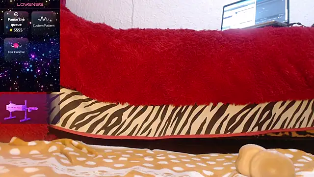 leyla james  online show from October 2025 02:41:02 AM