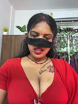 Snapshot of V-Hot-Sweti chatting on October 2025 09:24:02 AM V-Hot-Sweti online show from October 2025 09:24:02 AM