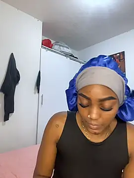 zaracollins01 online show from February 2026 05:44:02 PM